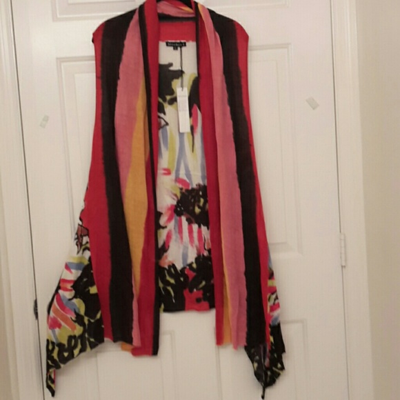 Méchant Multicolor Floral Sleeveless top - Picture 1 of 7